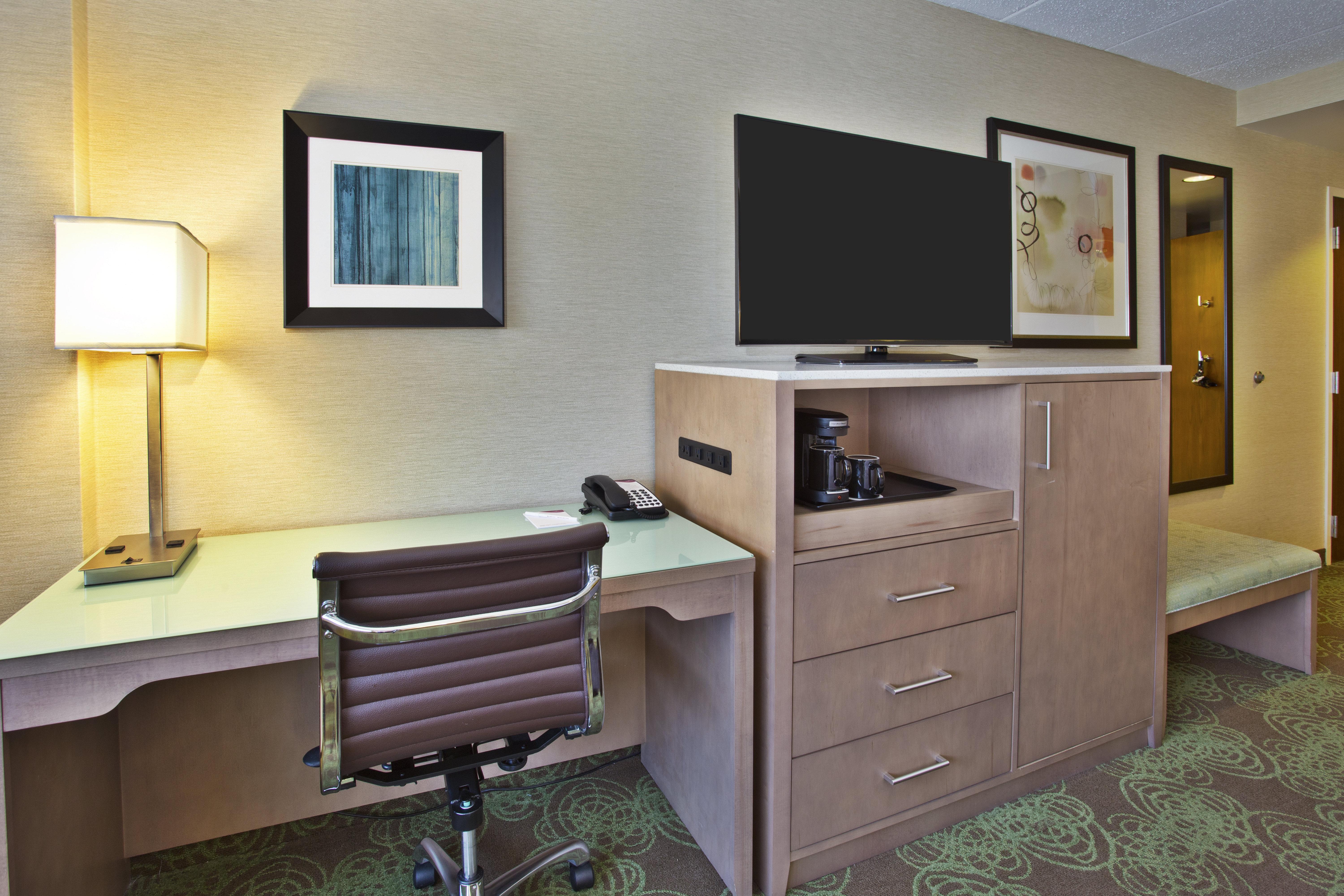 Hotel Crowne Plaza Lansing By Ihg Exterior foto