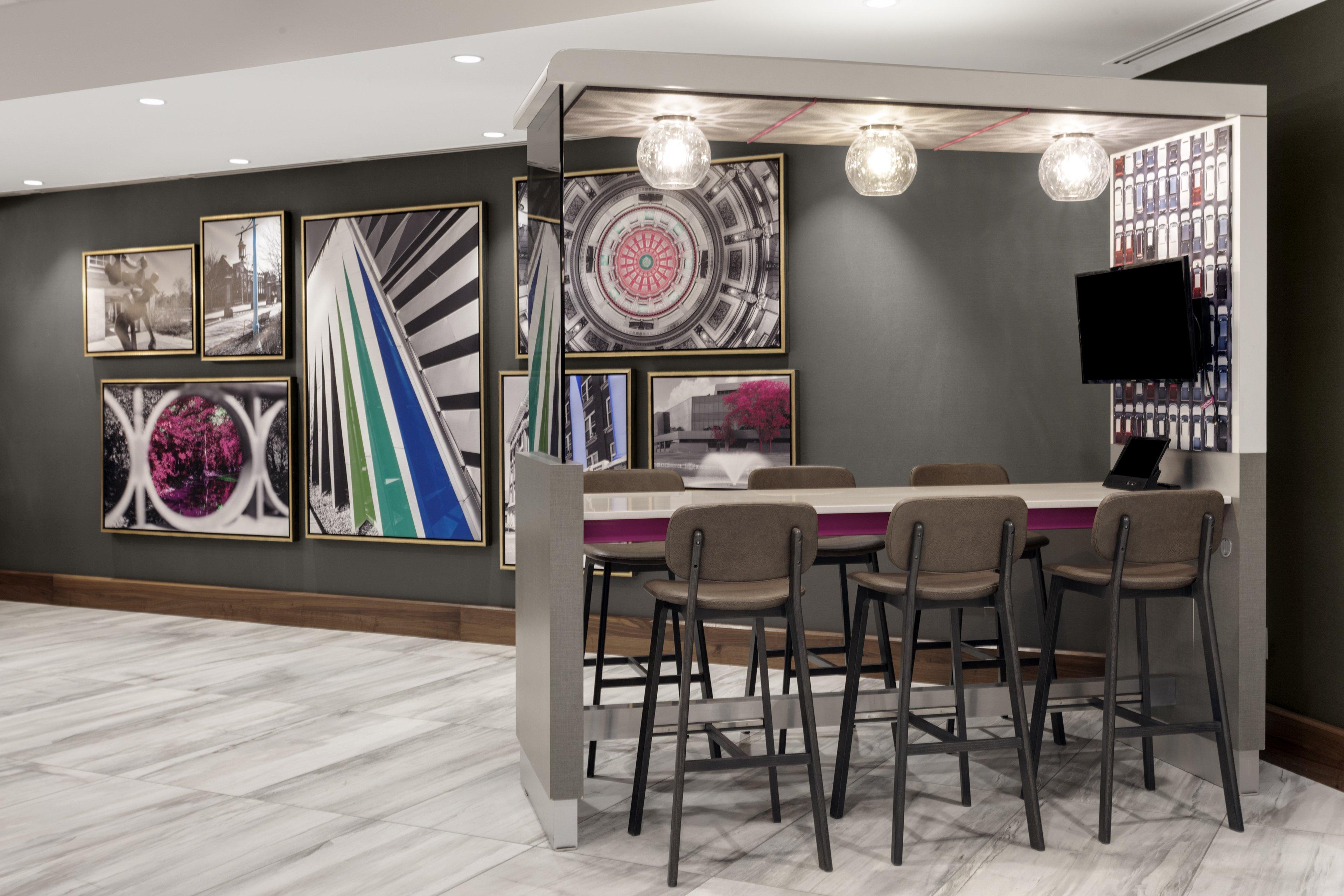 Hotel Crowne Plaza Lansing By Ihg Exterior foto