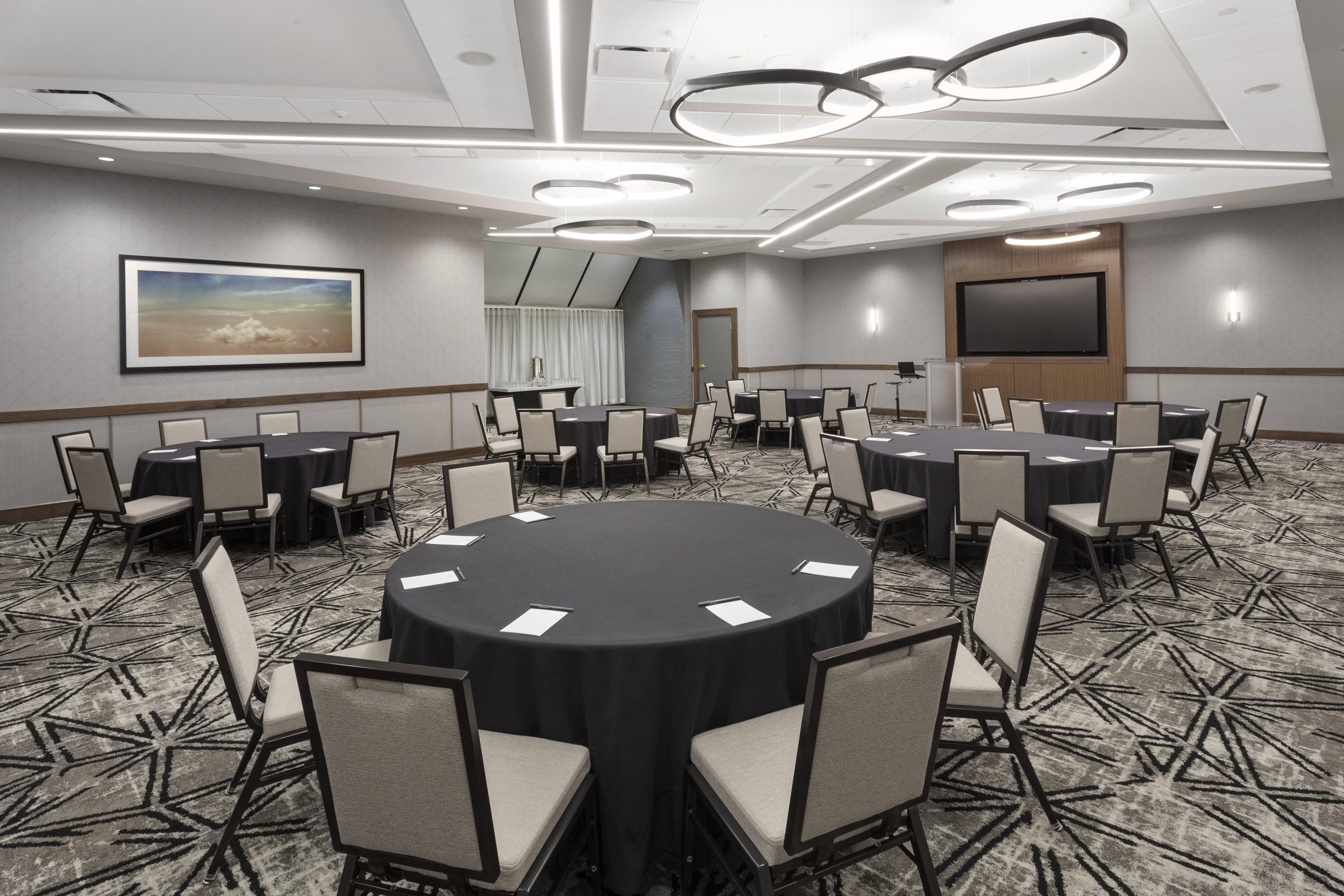 Hotel Crowne Plaza Lansing By Ihg Exterior foto