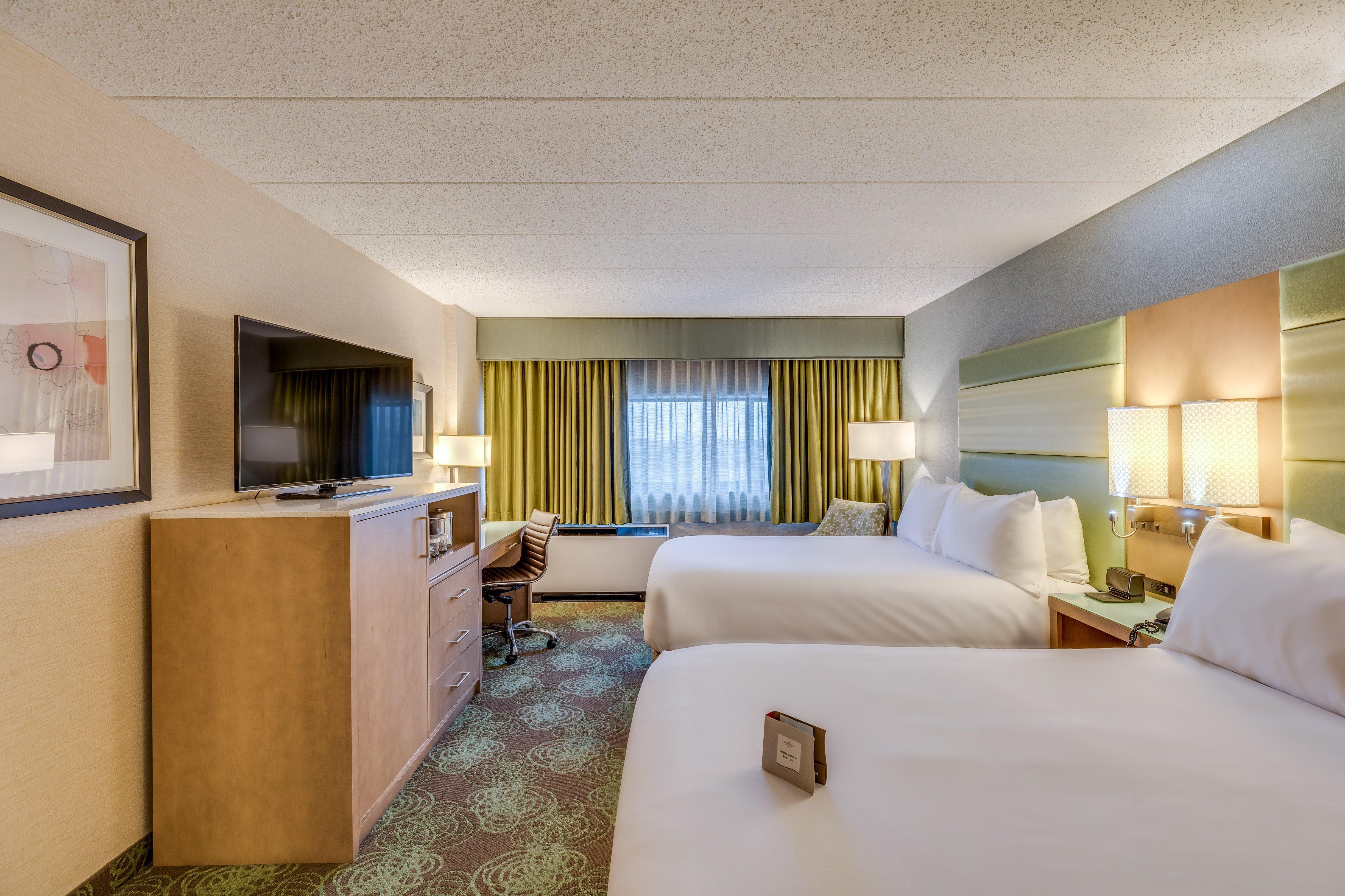 Hotel Crowne Plaza Lansing By Ihg Exterior foto