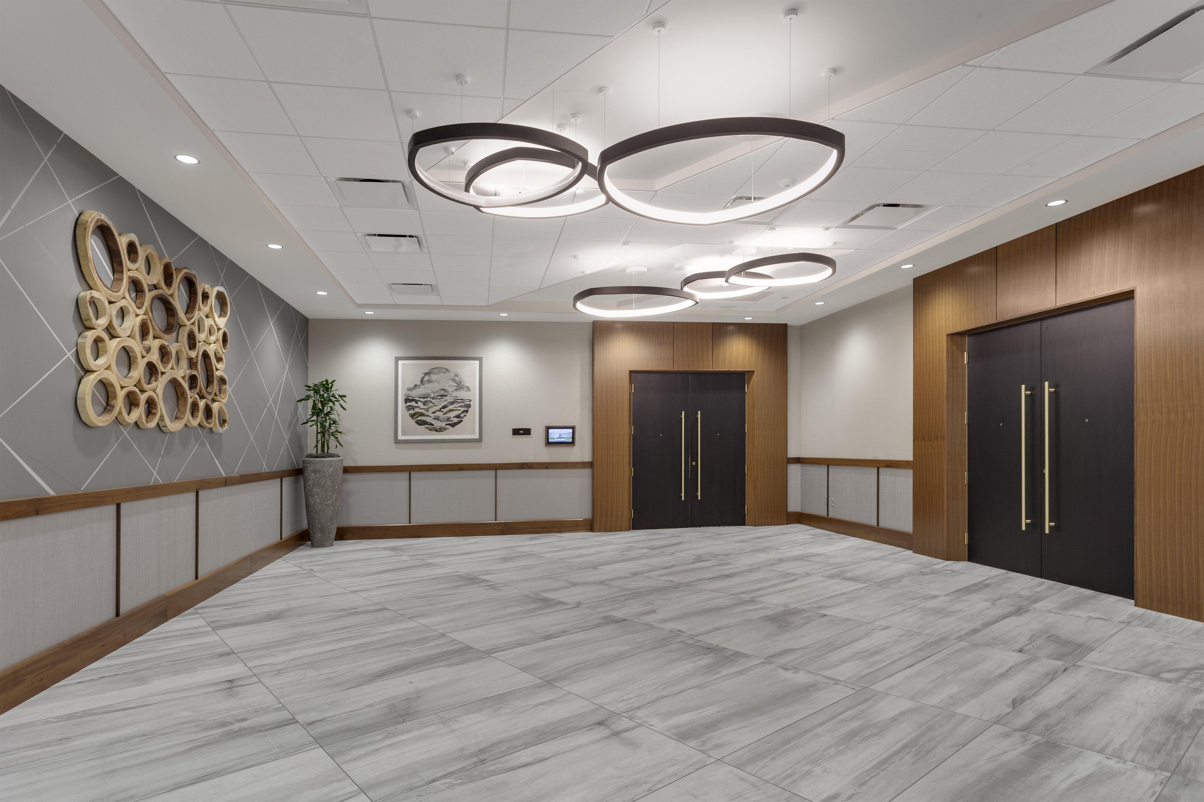 Hotel Crowne Plaza Lansing By Ihg Exterior foto