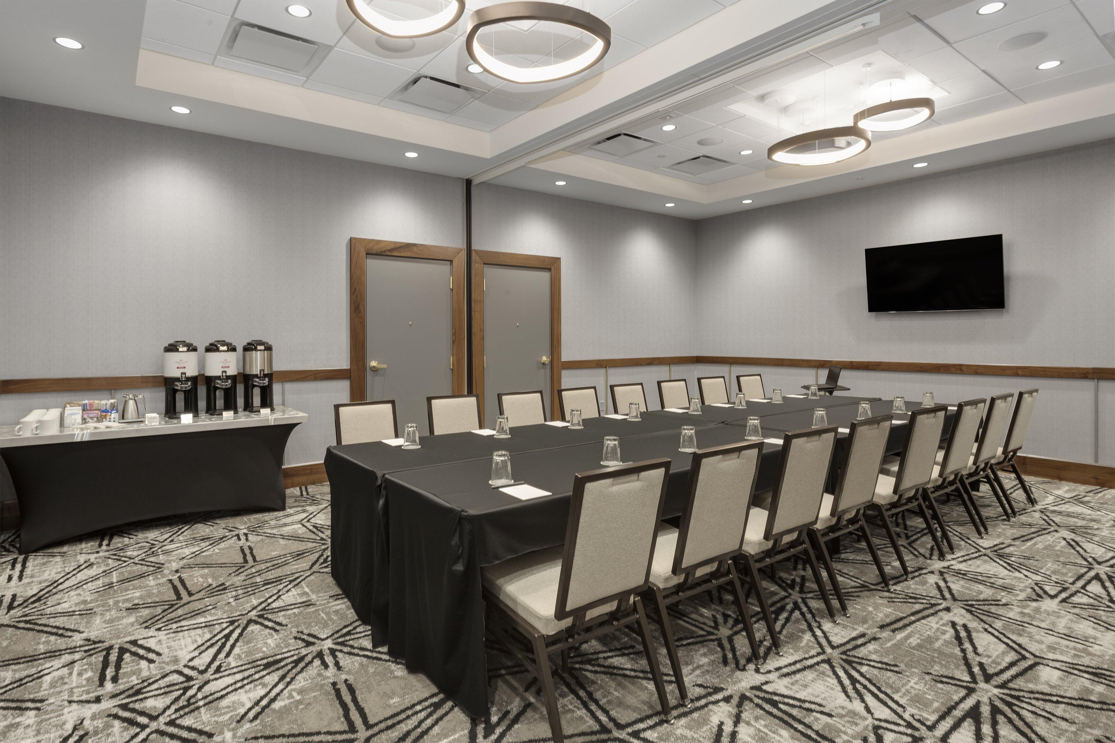 Hotel Crowne Plaza Lansing By Ihg Exterior foto