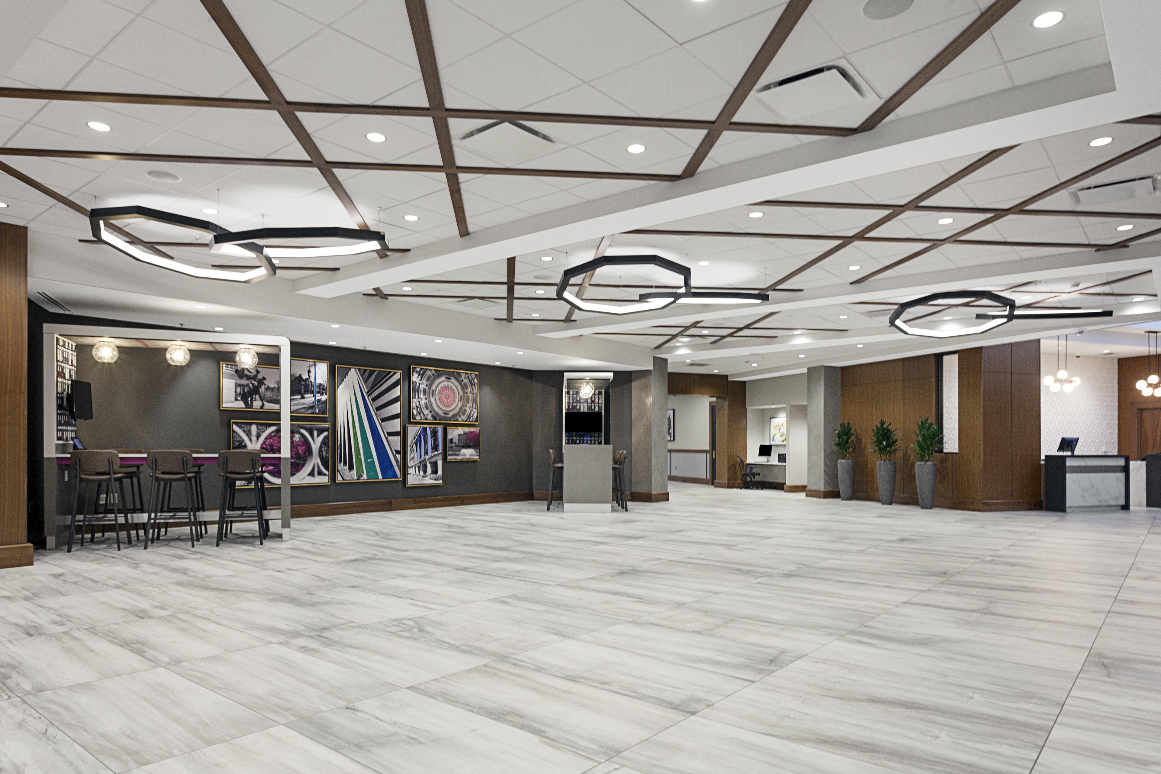Hotel Crowne Plaza Lansing By Ihg Exterior foto