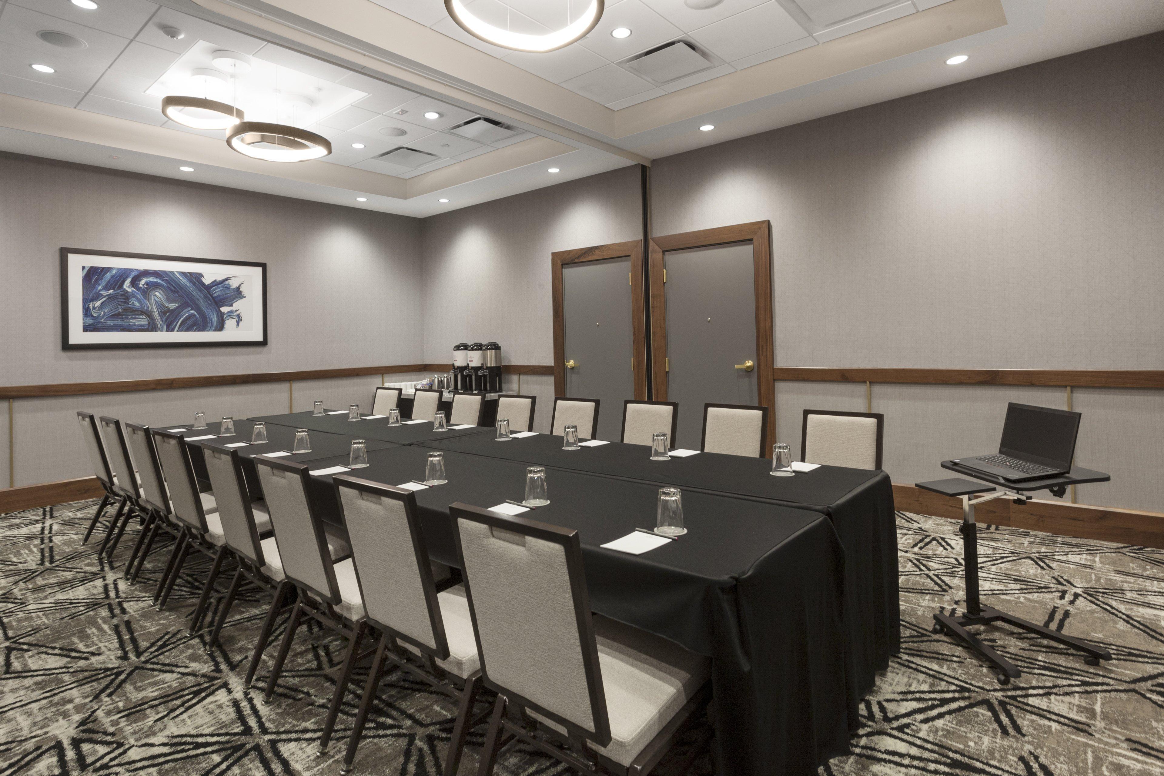 Hotel Crowne Plaza Lansing By Ihg Exterior foto